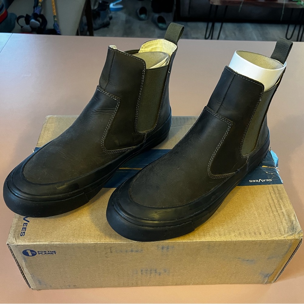Seavees Beyond and Back Boot Men’s Size 7.5